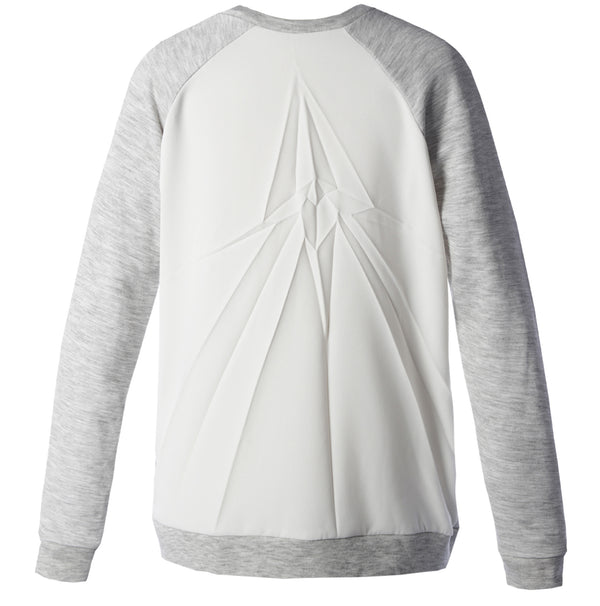 Ivory sweatshirt with gray sleeves and pleated design.